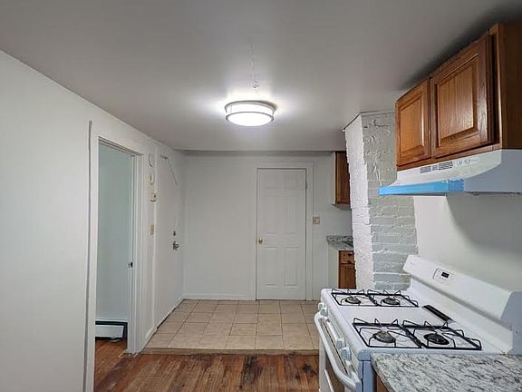 2nd image of 171 Frank St #C