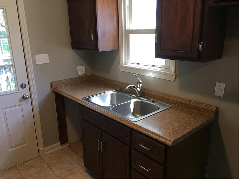1331 Cheyenne St — Photo 2