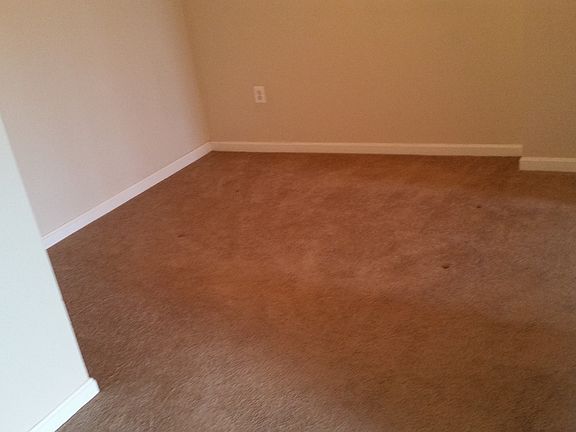 3rd image of 4500 S 4 Mile Run Dr APT 420