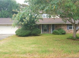104 Cannon St, Clute, TX 77531