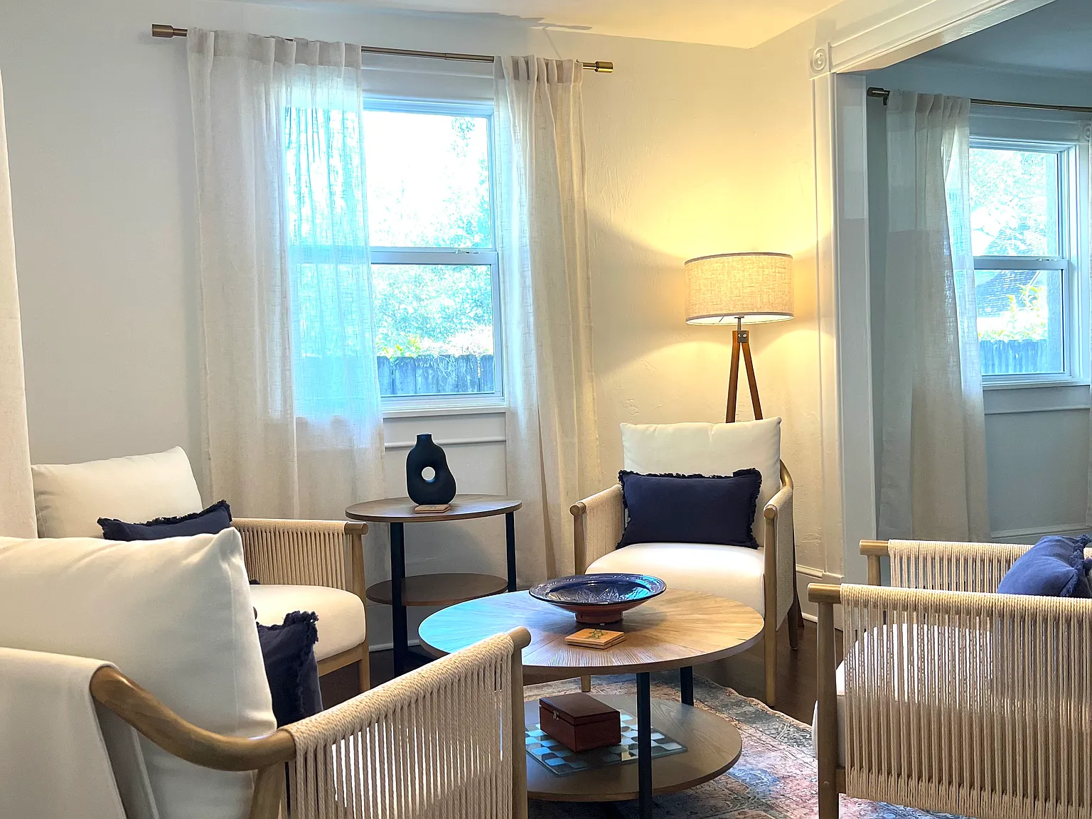 3 bed, 2.5 bath, 1850 sqft, $6,000 — Photo 3