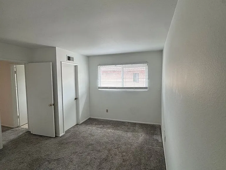 2210 & 2212 E Avalon Ave — Photo 13