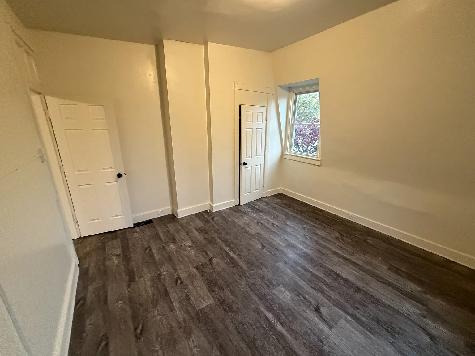 Edgewood Apartments — Photo 2