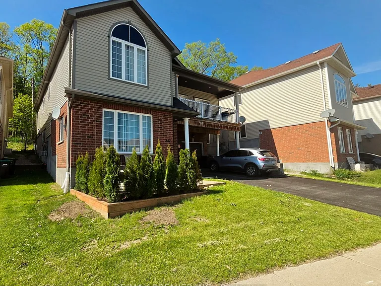 342 Edgehill Dr #B — Photo 1