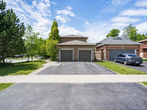 4 Prince Edward Pl, Barrie, ON L4M 7J5