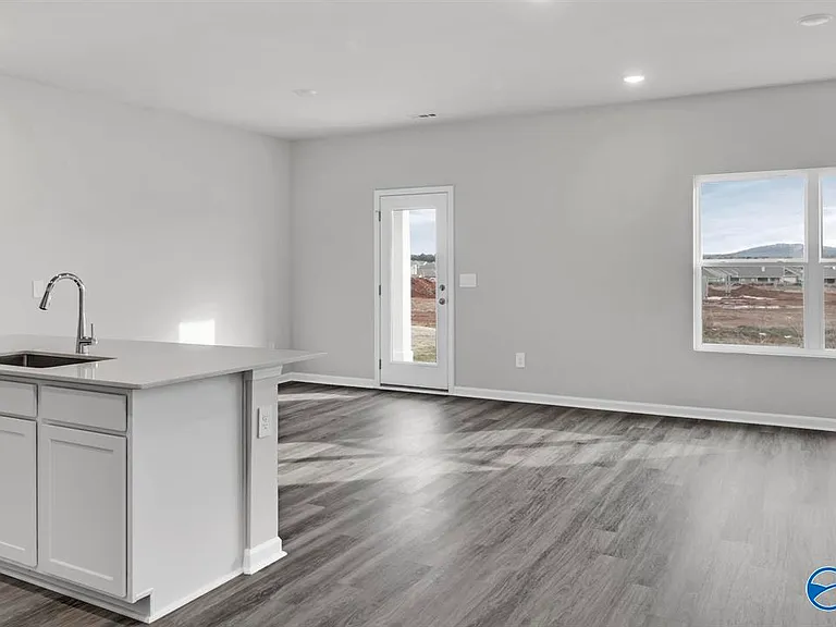 122 Betty Williams Dr — Photo 5