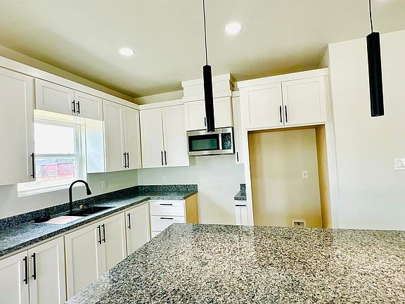 3rd image of 5112 Galicia Ln