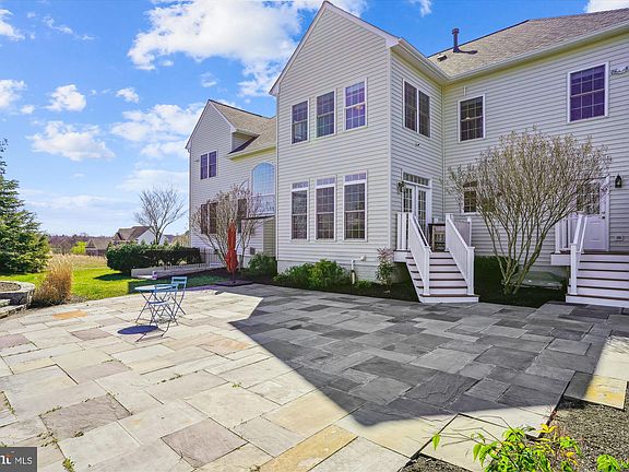 3rd image of 42152 Glynn Tarra Pl