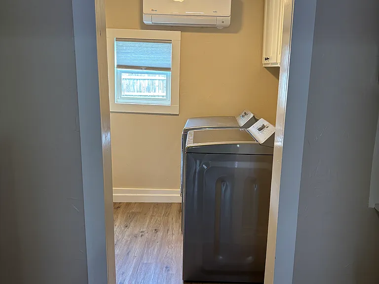 413 N Pecan St — Photo 20