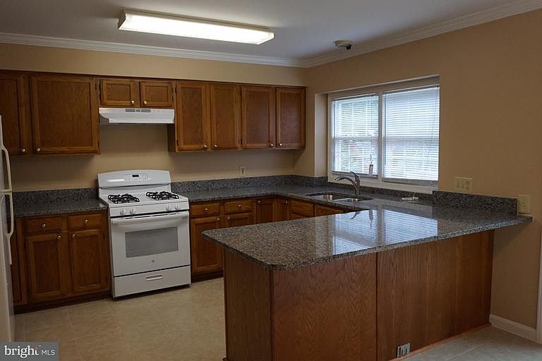 1st image of 400 Batley Ct