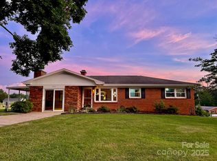 795 Monte Vista Rd, Candler, NC 28715