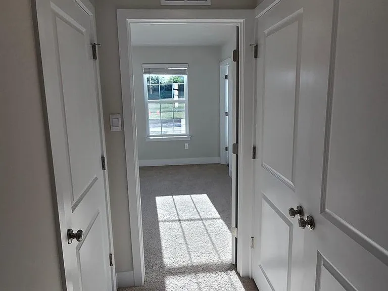 52 Aloma St — Photo 36