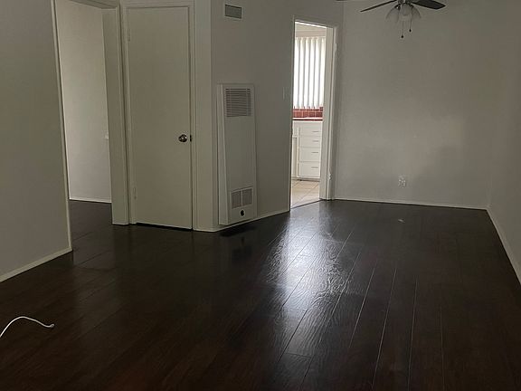 4th image of 16003 Gault St