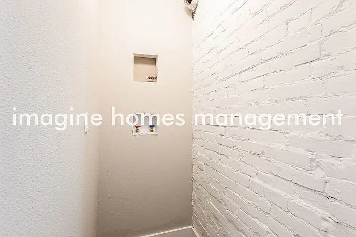 164 S 15th St #1 — Photo 14