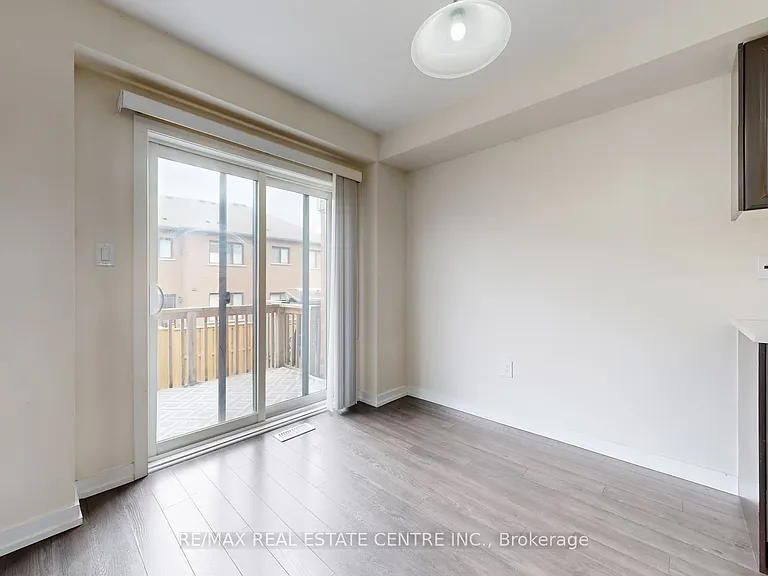 80 Scarletwood St — Photo 13