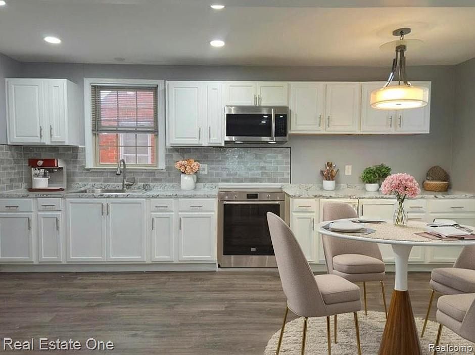 8254 Sussex St, Detroit, MI 48228 | Zillow
