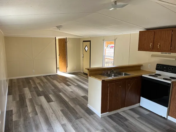 409 Honea Dr, Westminster, SC 29693