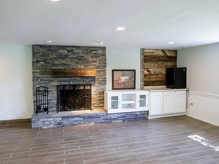580 Castle Dr — Photo 22