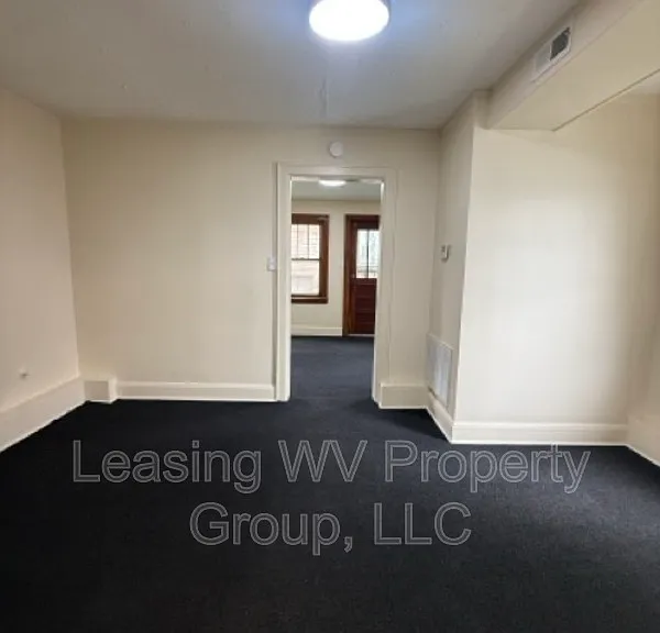 1319 Payne Ave — Photo 4