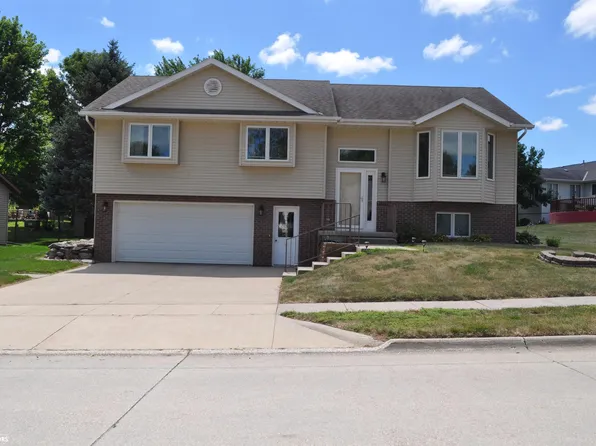 415 Ely Dr, Carroll, IA 51401