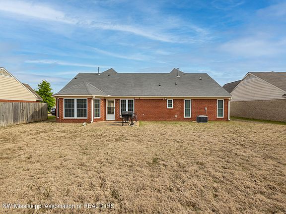 5th image of 2393 Lasonya Ln