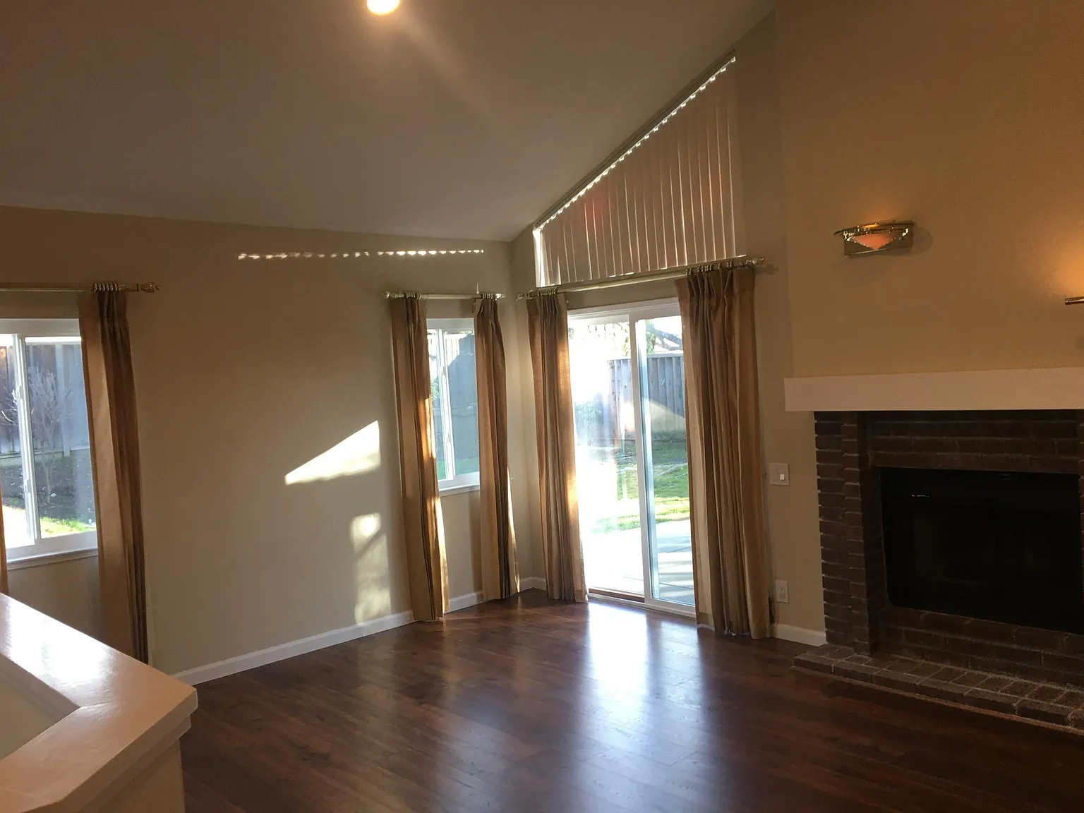 3560 Rollingside Dr — Photo 4
