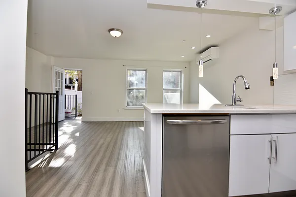 Rented by Bohemia Realty Group | media 2