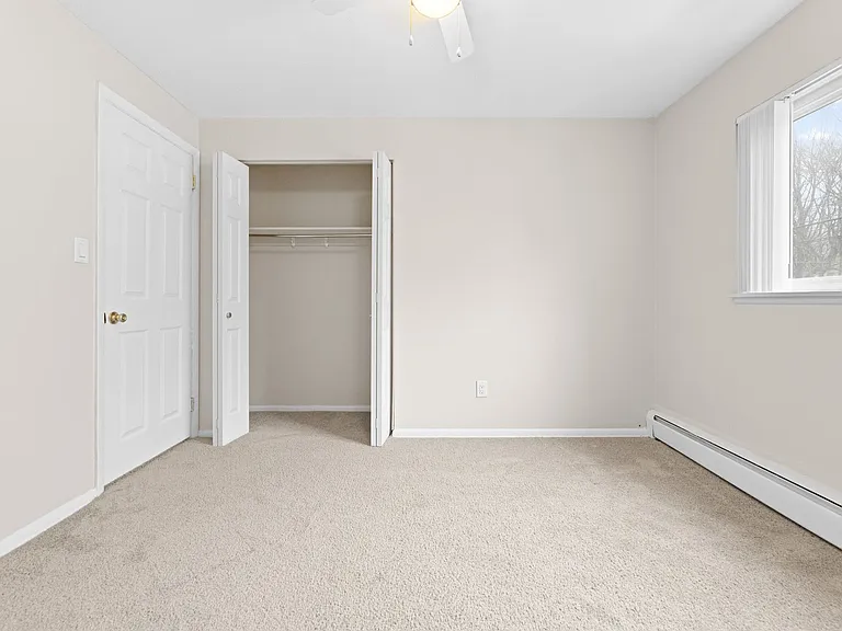The Hillcrest Apartments — Photo 41