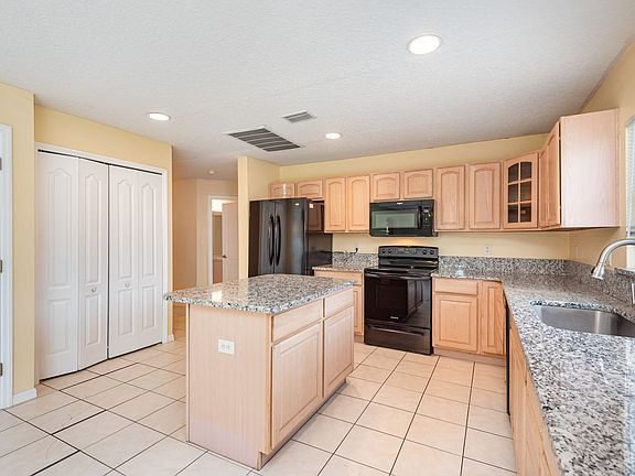 4th image of 4055 Navajo Ln