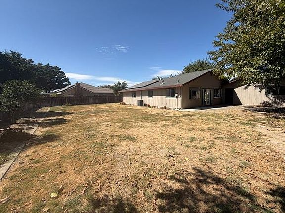 4th image of 23 Walnut Tree Dr