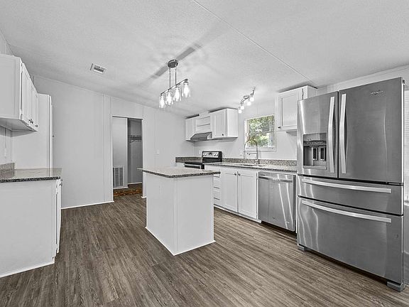 4th image of 344 NW Friendship Way