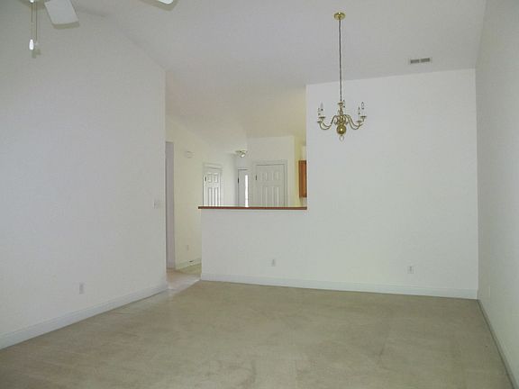 Living/Dining Area