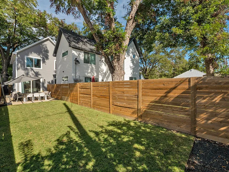 1807 Haskell St #A — Photo 24