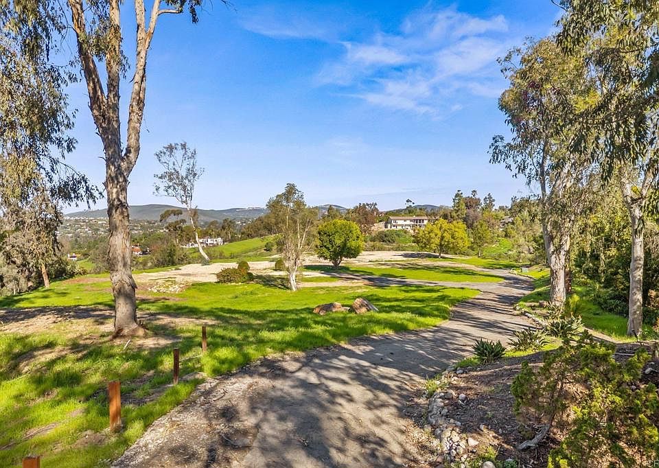 1st image of 18065 Avenida Alondra