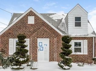 24 S Louis St, Fords, NJ 08863