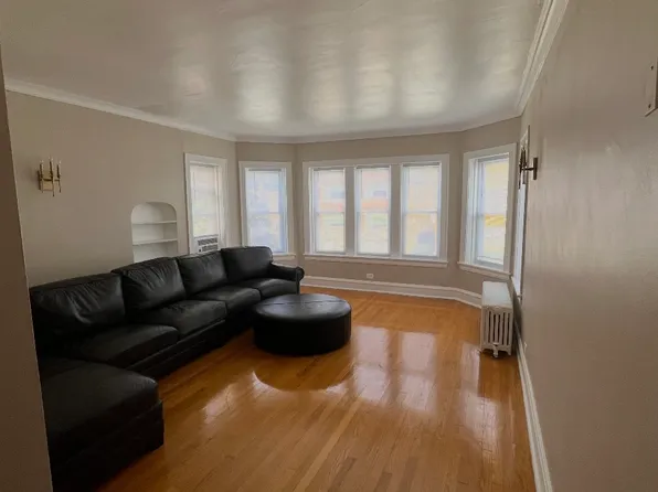 5638 N Richmond St #2, Chicago, IL 60659