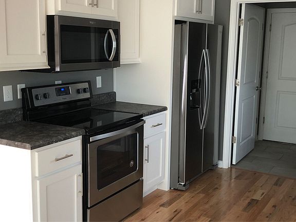 3rd image of 112 Ashkirk Ln