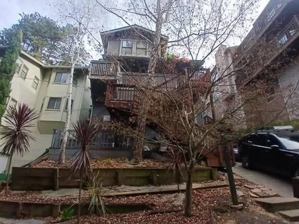 6318 Doran Dr, Oakland, CA 94611