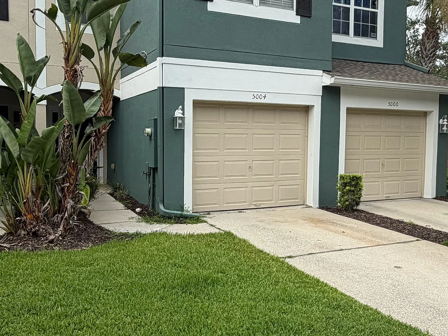 3 bed, 2.5 bath, 1687 sqft, $2,350 — Photo 1