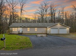 43 Reeder St, Mount Pocono, PA 18344