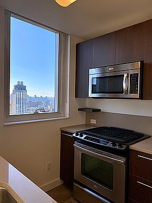 3rd image of 885 6th Ave #40B