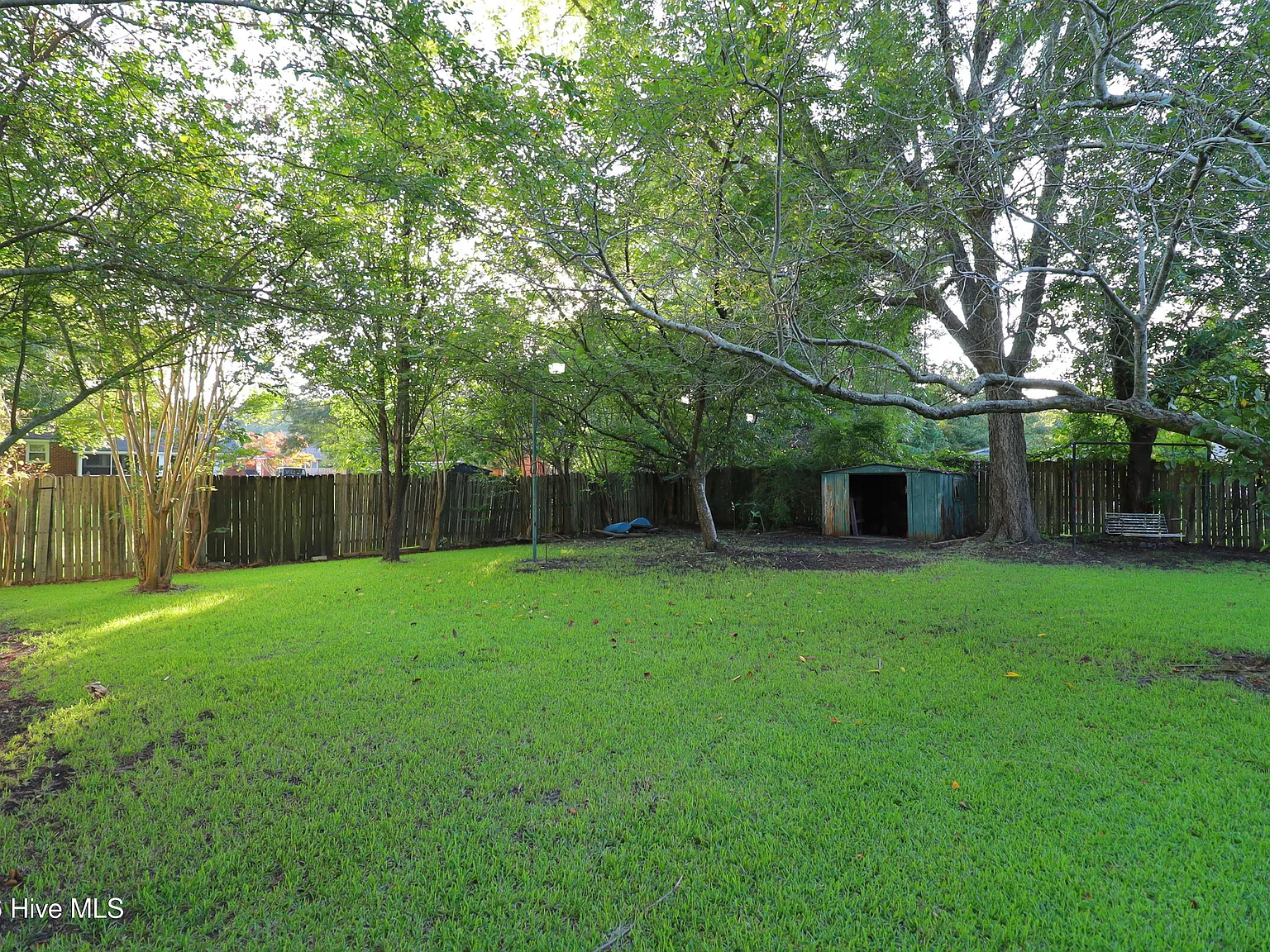 3 bed, 1.5 bath, 1400 sqft, $1,495 — Photo 1