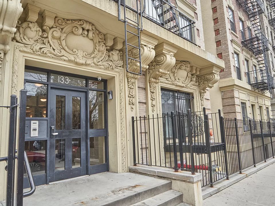 1st image of 133 W 140th St #32