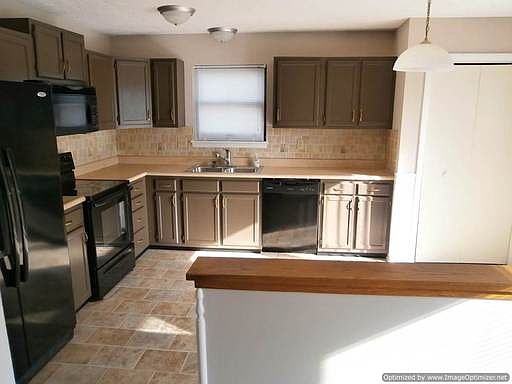 3rd image of 6683 Dunsany Ct