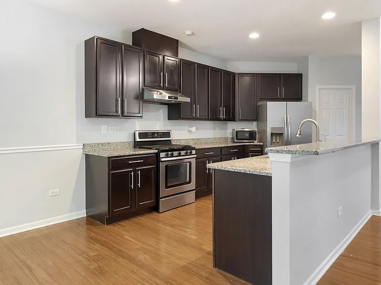 1022 Ravendale Ct — Photo 9