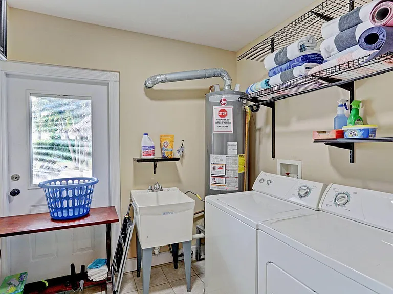 7115 Venetian Way — Photo 20