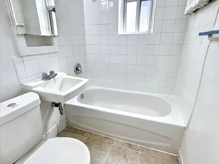 120 Maitland St — Photo 7