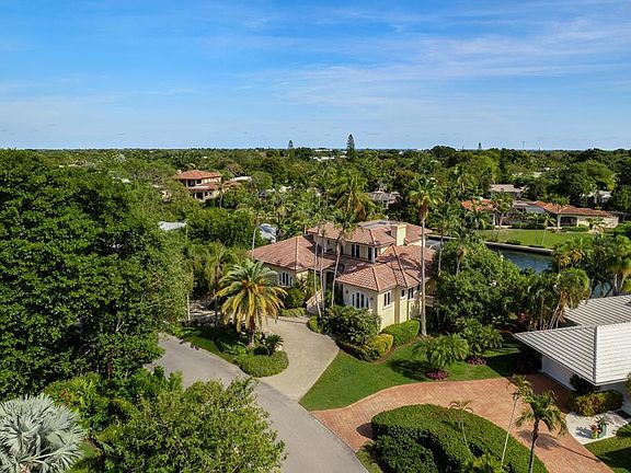 2nd image of 5 Sail Point Ln