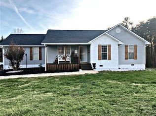 7436 J Carswell St, Hickory, NC 28602