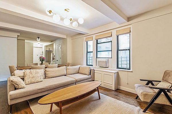 1st image of 65 W 95th St APT 2C